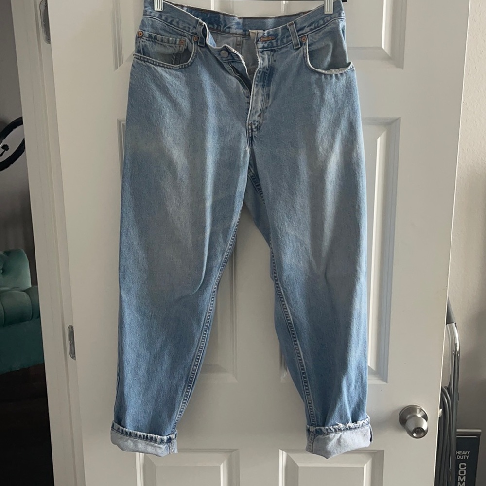 Light Wash Levi’s Jeans